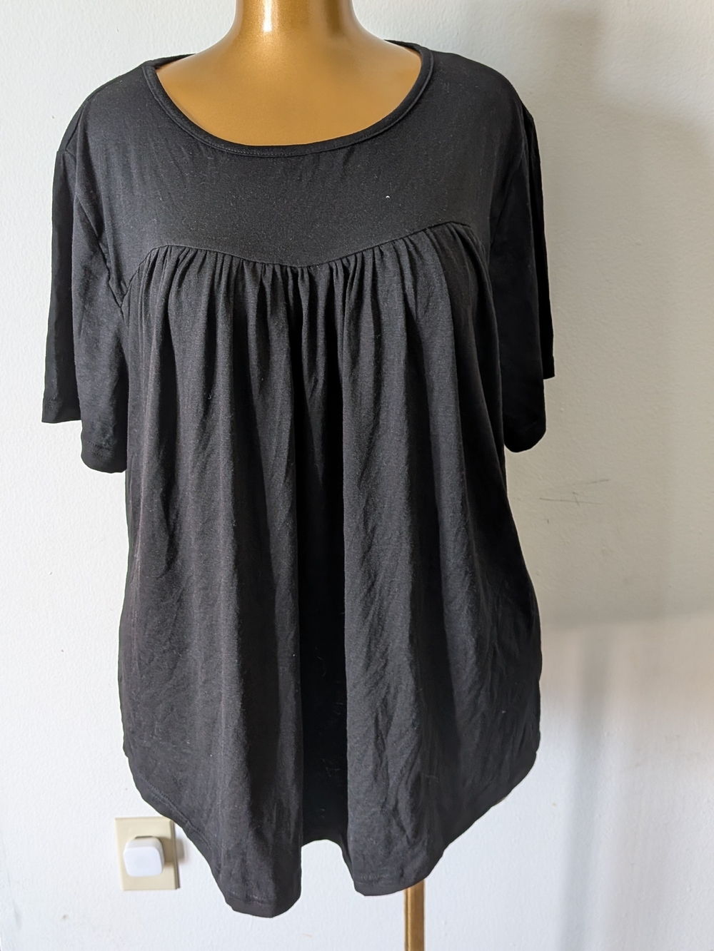 Black Gathered Front Short Sleeve Women's Top 2XL